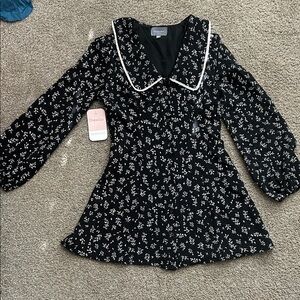 Chic Black and White Floral Long Sleeve Dress